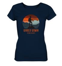 Laden Sie das Bild in den Galerie-Viewer, Wander Woman - Ladies Organic Shirt