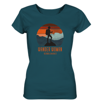 Laden Sie das Bild in den Galerie-Viewer, Wander Woman - Ladies Organic Shirt